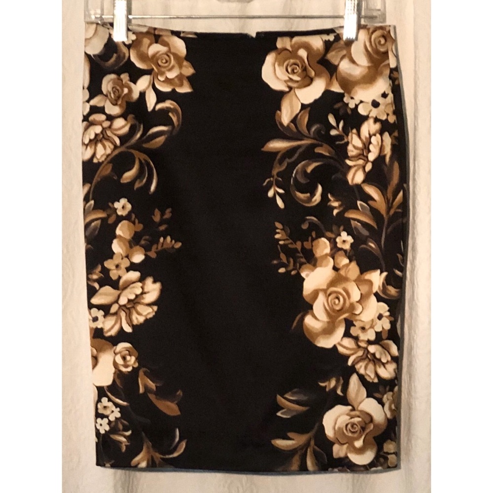 White House Black Market Floral Pencil Skirt